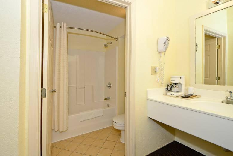 Double Room with Two Double Beds - Non Smoking
